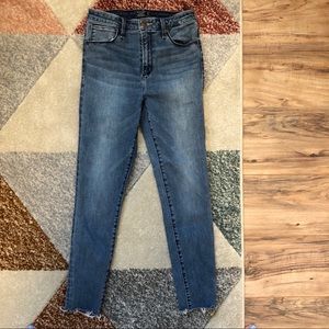 Abercrombie and Fitch Simone high rise raw hem 27